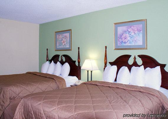 Quality Inn Broken Arrow - Tulsa Room photo