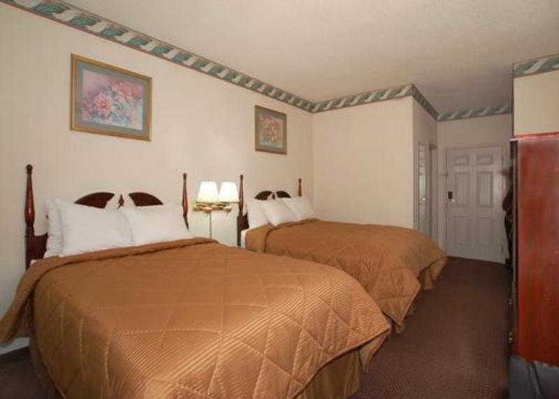 Quality Inn Broken Arrow - Tulsa Room photo